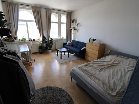 Pronájem bytu 3+1 + hala, 80m2, Kateřinská ulice, Praha 2