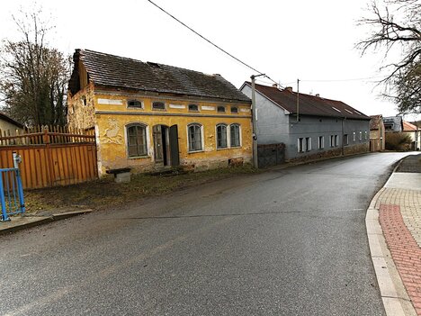 Obec Svinaře, pozemky o celkové rozloze 2.338m2, ideální pro stavbu RD, skvělá poloha v centru obce.