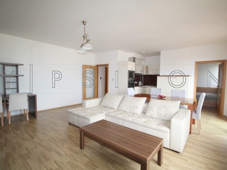 Pronájem zařízeného bytu 2+kk/B, Praha 5, Smíchov, ulice Na Zatlance