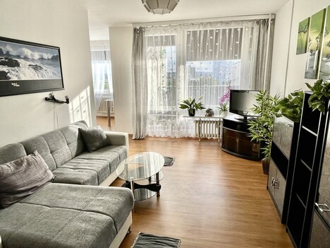 prodej bytu 2+1/Lodžie, 61m2, Hlaváčova, Praha 8, u metra Ládví