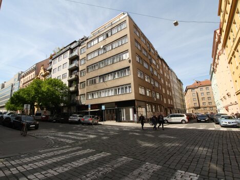 Praha 7, Holešovice, pronájem bytu  po reko 1+kk, 26 m2, zařízeno.