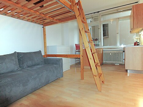 Praha 7, Holešovice, pronájem bytu  po reko 1+kk, 26 m2, zařízeno.
