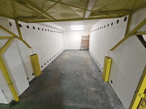 Pronájem garáže (skladu) 19 m2, Praha 3, Žižkov, za hotelem Olšanka